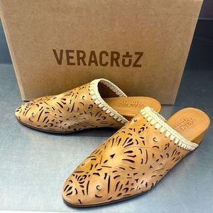Vera Cruz lovely tan  “Olivetta Mules”. New in box from Sundance.